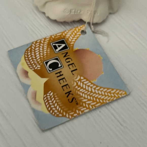 🎄 Angel Cheeks Christmas Figurines – Set of 5 🎁 - Picture 9 of 9